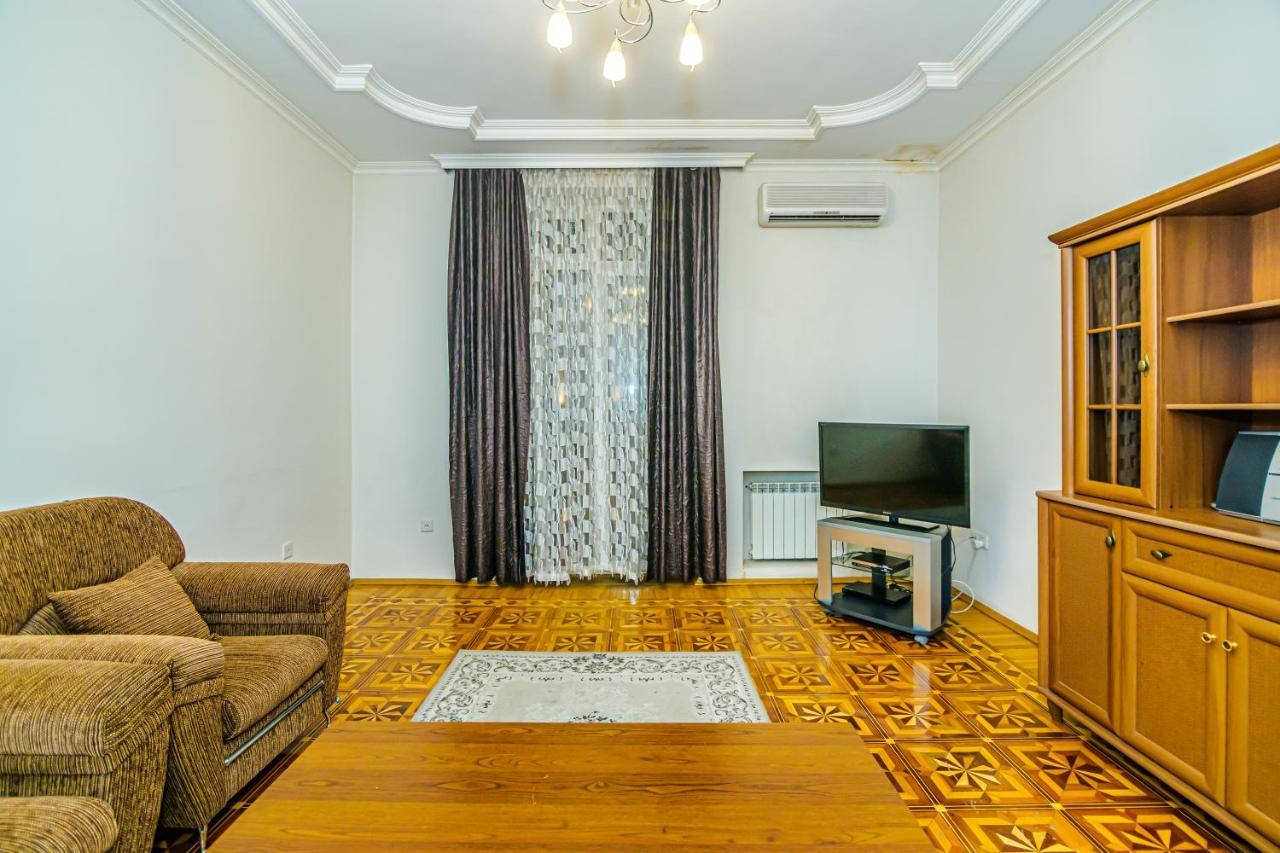 Apartamento M Estate. Nizami Street  Bakú Exterior foto