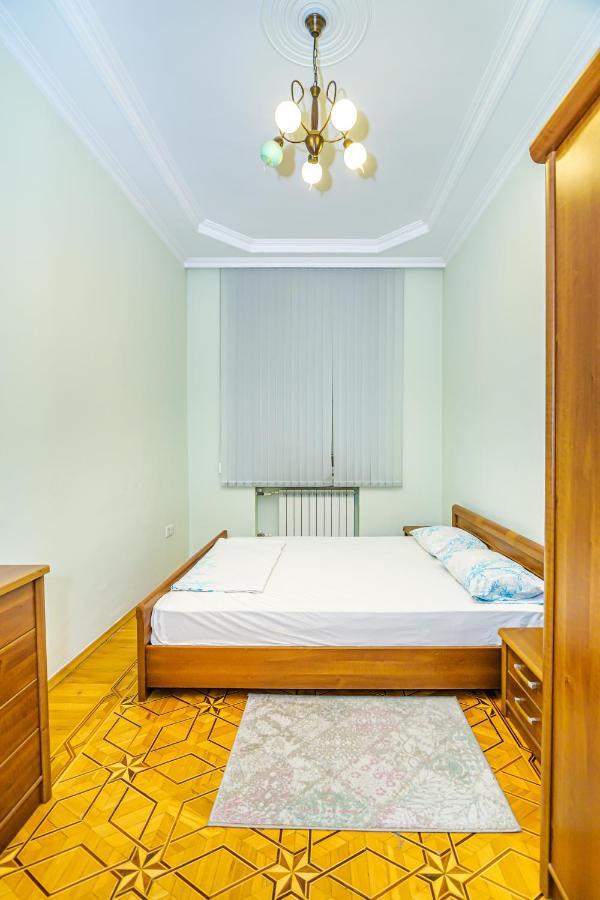 Apartamento M Estate. Nizami Street  Bakú Exterior foto