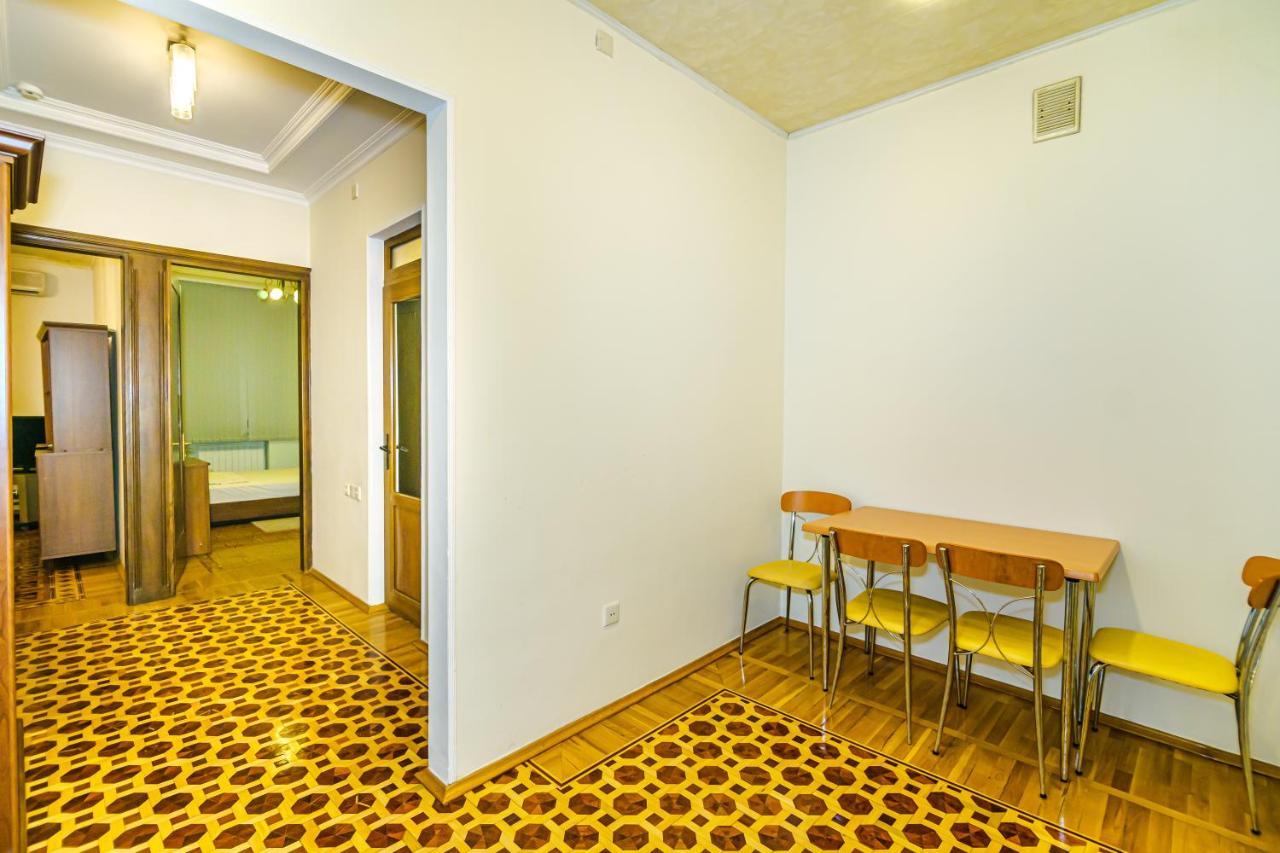 Apartamento M Estate. Nizami Street  Bakú Exterior foto