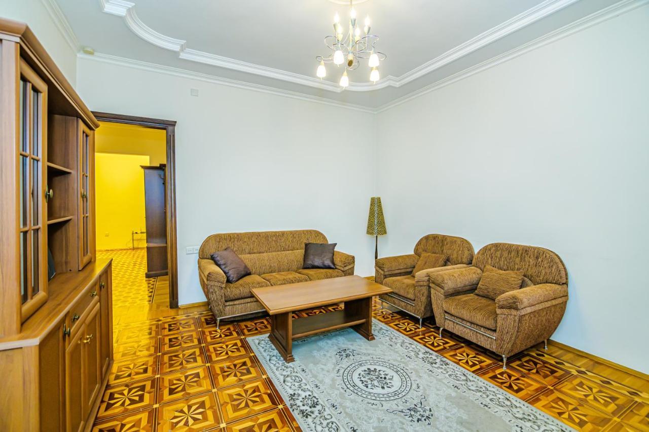 Apartamento M Estate. Nizami Street  Bakú Exterior foto