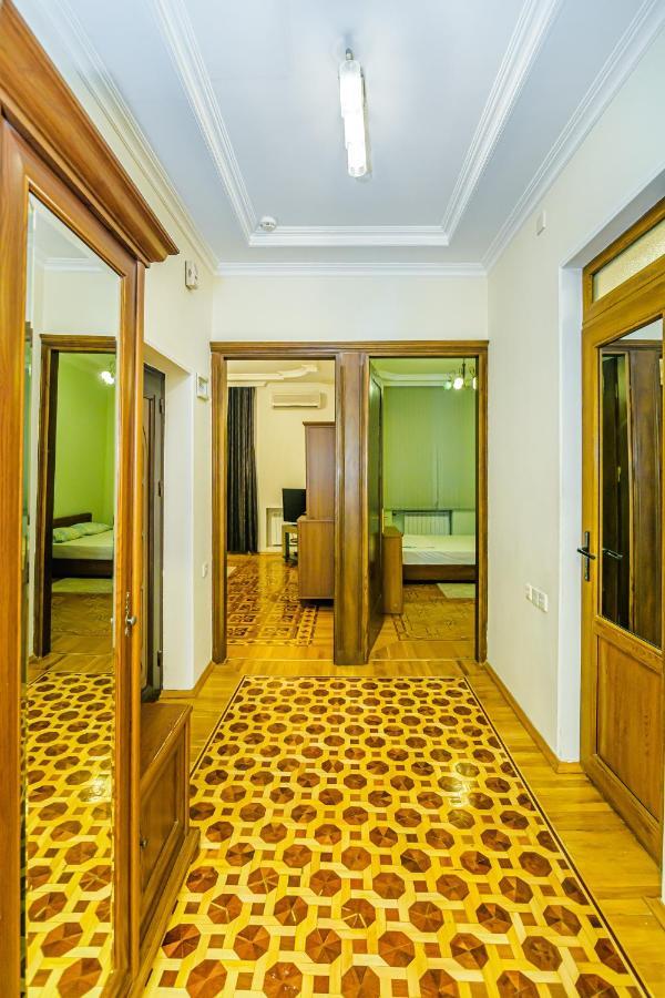 Apartamento M Estate. Nizami Street  Bakú Exterior foto