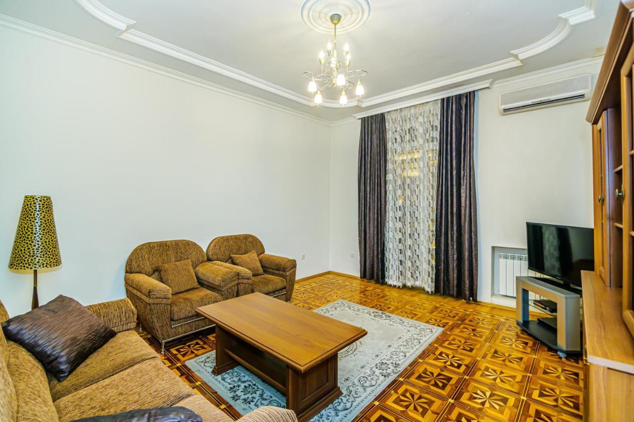 Apartamento M Estate. Nizami Street  Bakú Exterior foto